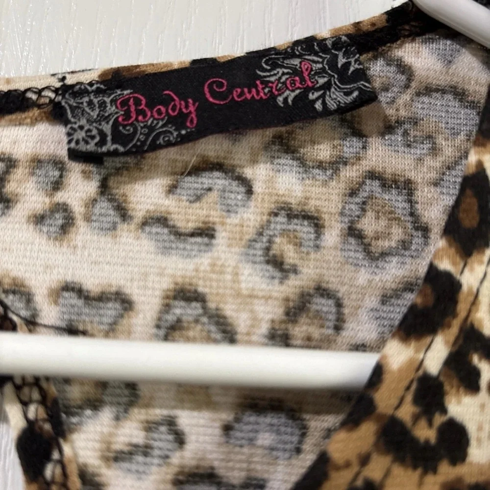 VTG Cheetah Leopard Animal Print Top‎ Size M Peplum Flared Waist Blouse Sexy Y2K